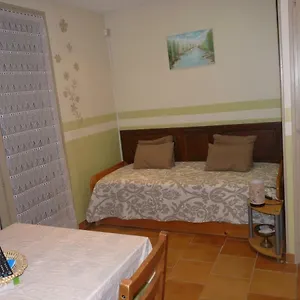 https://chambres-dhotes-le-baou.fr-provencehotel.com